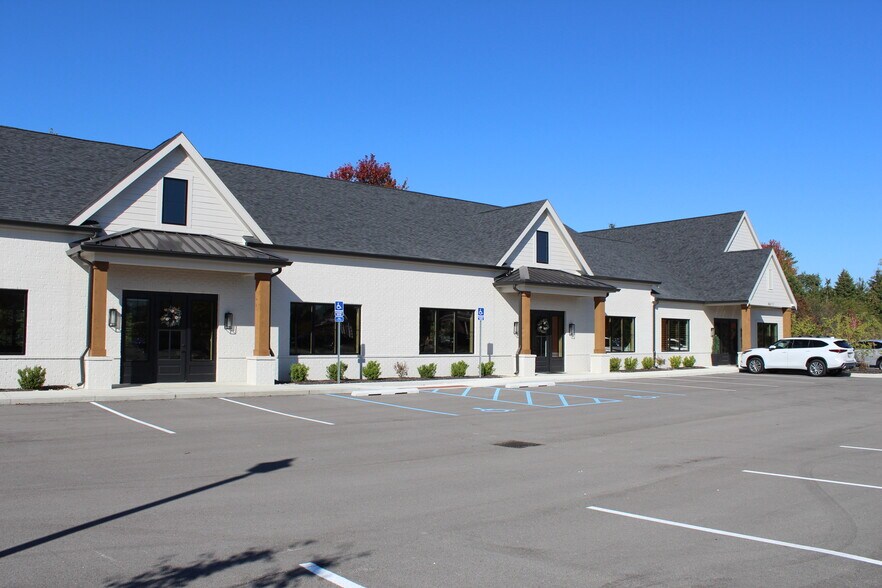 4611 Lisborn Dr, Carmel, IN à vendre - Photo du bâtiment - Image 3 de 3