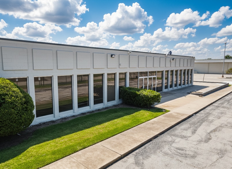 5400-5400 NW 5th St, Oklahoma City, OK for lease - Building Photo - Image 3 of 12