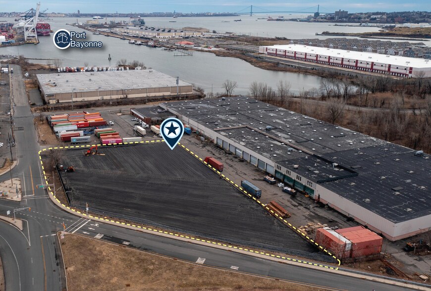 130 Pulaski St, Bayonne, NJ à louer - Photo du bâtiment - Image 2 de 6
