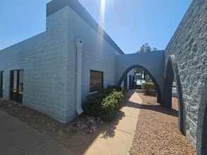 519 W Lone Cactus Dr, Phoenix, AZ à louer Photo intérieure- Image 1 de 4