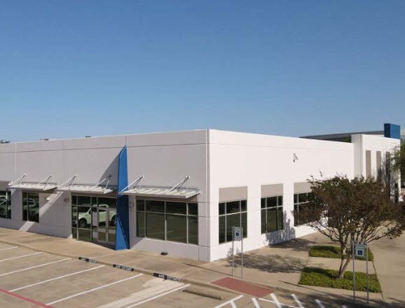 8333 Royal Ridge Pky, Irving, TX à louer - Photo du bâtiment - Image 2 de 8