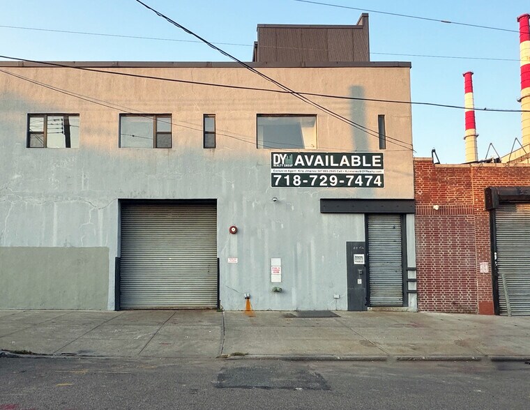 814 37th Ave, Long Island City, NY à louer - Photo du bâtiment - Image 1 de 1