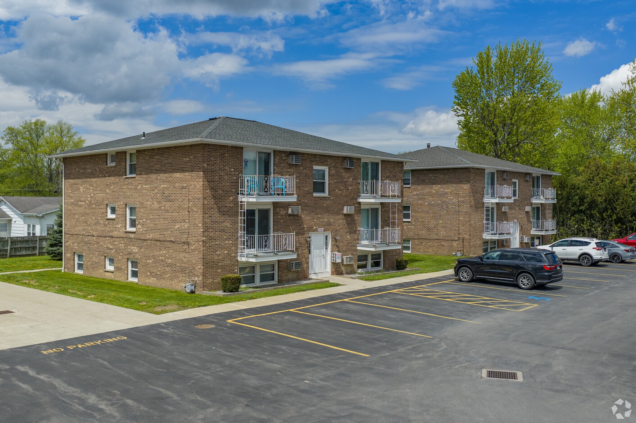 1392 Nash Rd, North Tonawanda, NY à vendre Photo principale- Image 1 de 25
