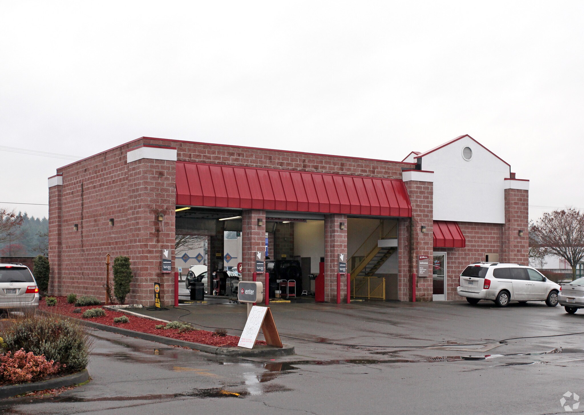 1002 Yelm Ave E, Yelm, WA à vendre Photo du bâtiment- Image 1 de 3