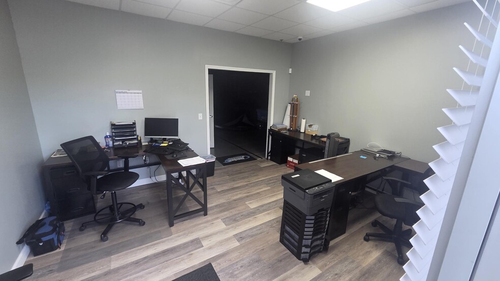 7521 SW Jack James Dr, Stuart, FL for lease - Building Photo - Image 2 of 18