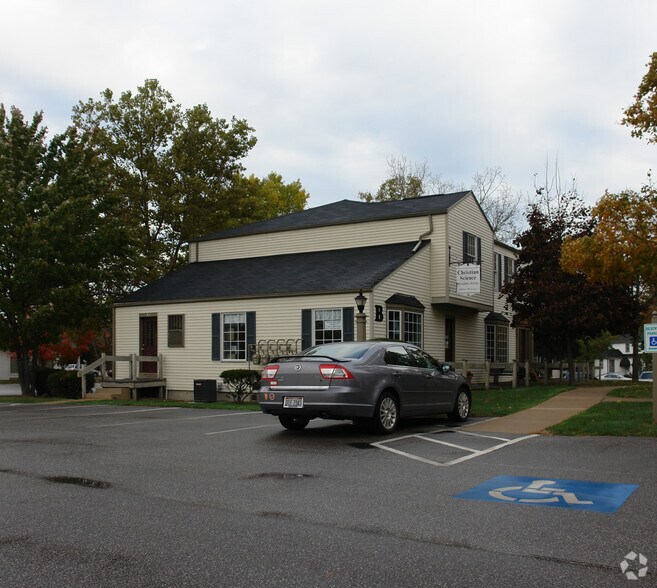 46 Ravenna St, Hudson, OH à louer - Photo du bâtiment - Image 3 de 3