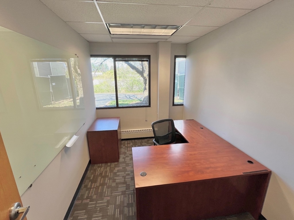 945-951 Hornet Dr, Hazelwood, MO à louer Photo intérieure- Image 1 de 13