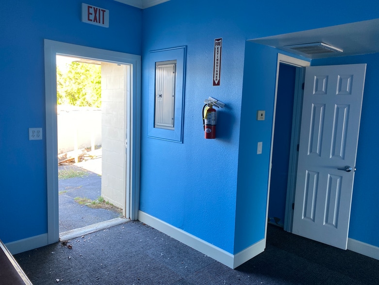 1200 Deltona Blvd, Deltona, FL for lease - Interior Photo - Image 3 of 5