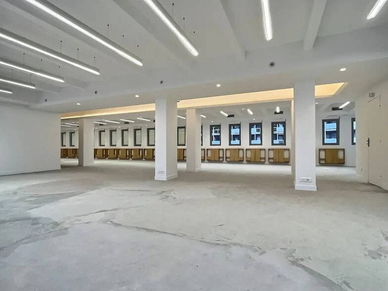 28 Rue Du Docteur Finlay, Paris for lease - Interior Photo - Image 3 of 13