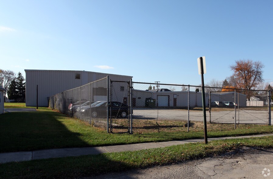 240 Andrus Rd, Northwood, OH à louer - Photo du bâtiment - Image 2 de 10