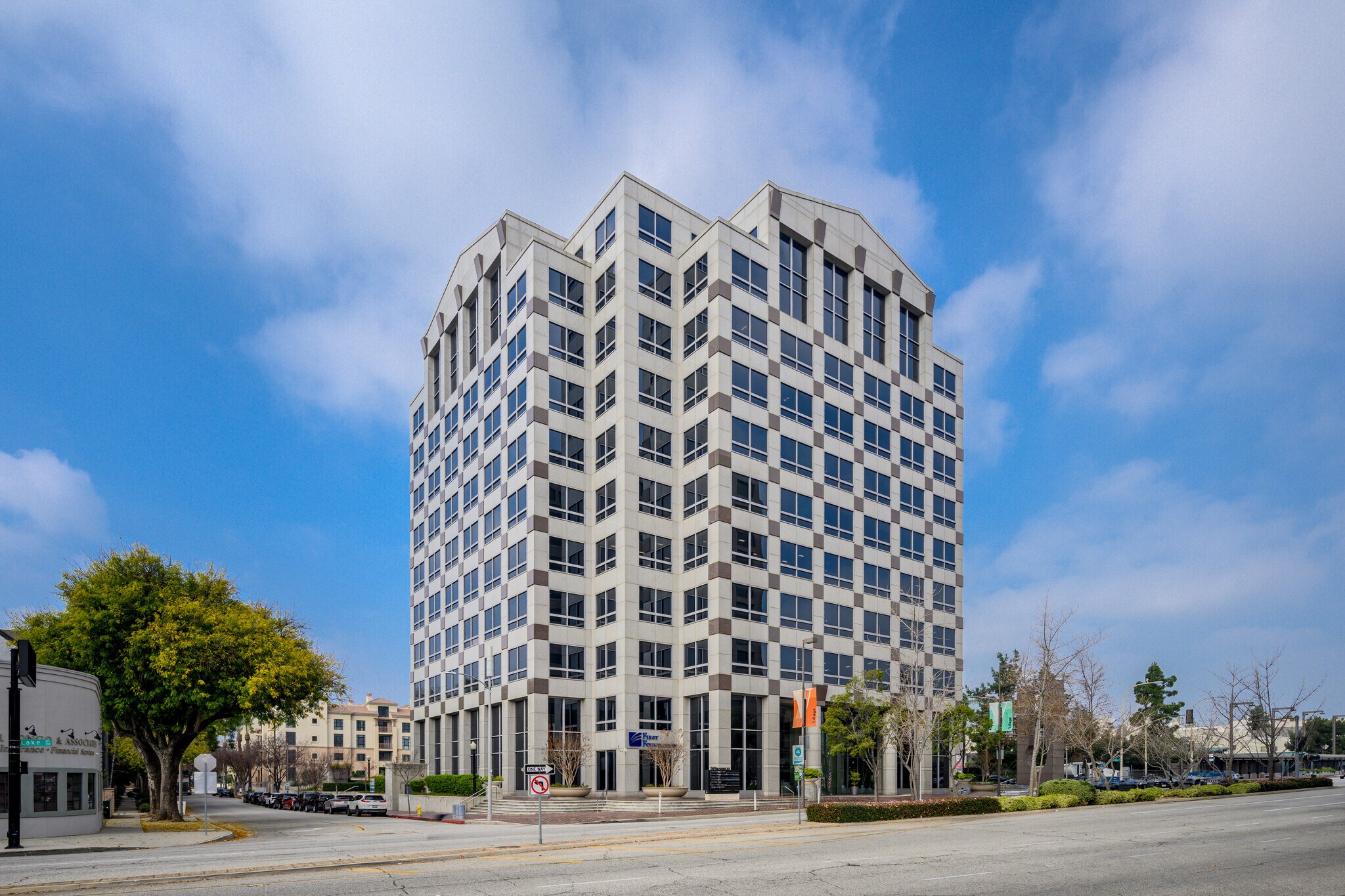 301 N Lake Ave, Pasadena, CA à louer Photo du bâtiment- Image 1 de 67