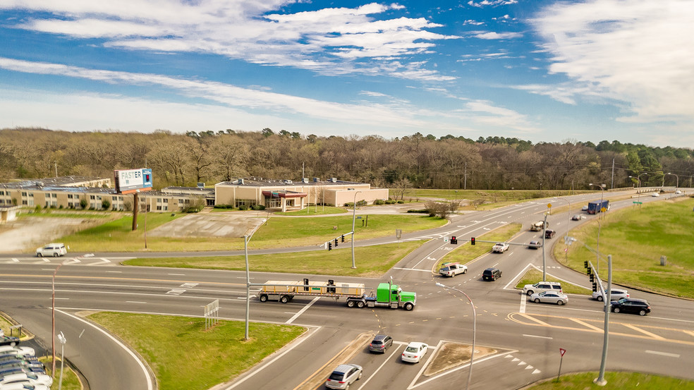 4205 Hatch Blvd, Sheffield, AL for sale - Primary Photo - Image 1 of 1