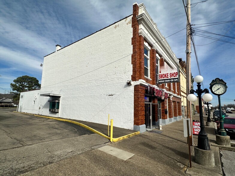 31-33 E 2nd St, Manchester, OH à vendre - Photo du bâtiment - Image 2 de 20