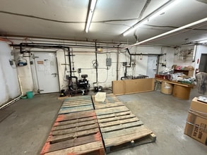 261 Keefer St, Vancouver, BC for lease Interior Photo- Image 2 of 7