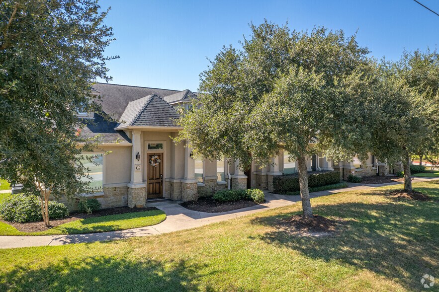 11601 Spring Cypress Rd, Tomball, TX for lease - Building Photo - Image 2 of 104