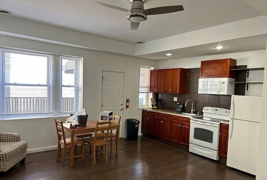 120 S 46th St, Philadelphia, PA à vendre - Photo du bâtiment - Image 2 de 7