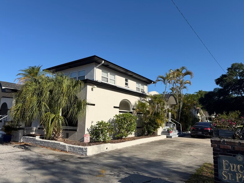 1045 9th Ave N, Saint Petersburg, FL à louer - Photo du bâtiment - Image 2 de 26