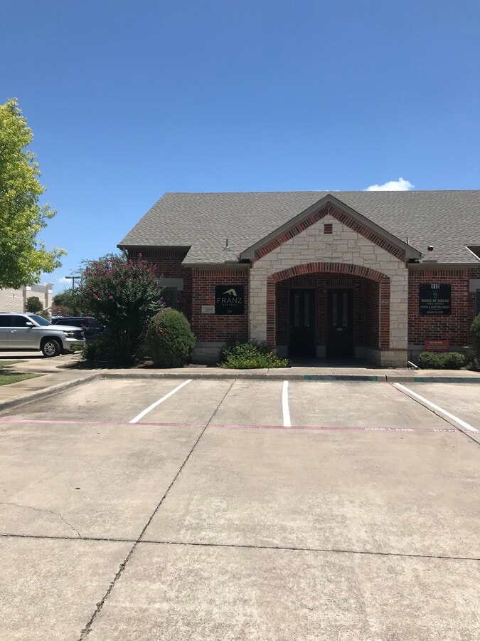 3604 S Cooper St, Arlington, TX 76015 - Unit 100 -  - Interior Photo - Image 1 of 1