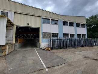 Plus de détails pour Local d'activités à louer