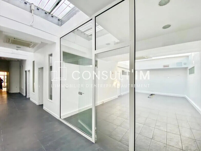 Bureau dans Puteaux à louer - Photo du bâtiment - Image 2 de 8