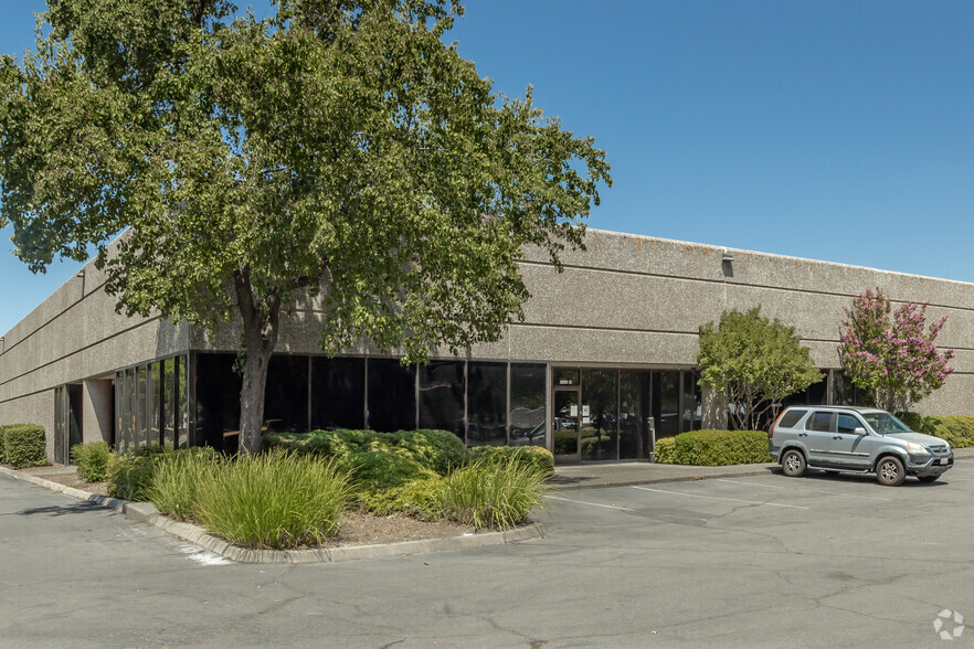 3951 Research Dr, Sacramento, CA for lease - Building Photo - Image 1 of 6