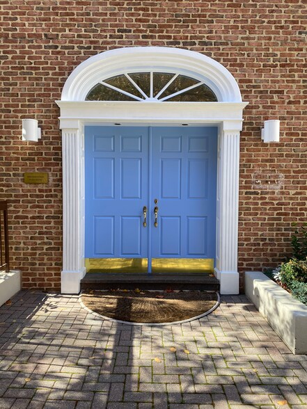 4600 N Park Ave, Chevy Chase, MD à louer - Photo du bâtiment - Image 1 de 13