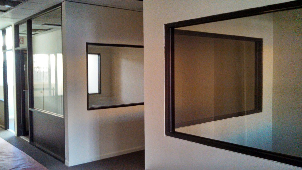 10610 Rockaway Blvd, Jamaica, NY à louer - Hall d’entrée - Image 3 de 5