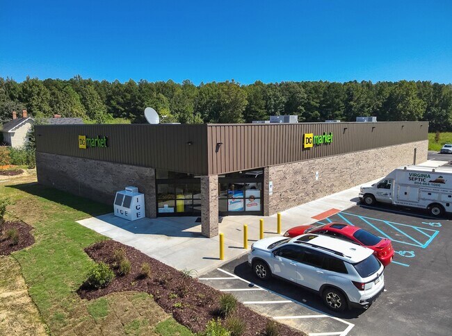 More details for 2022 Greys Point Rd, Topping, VA - Retail for Sale