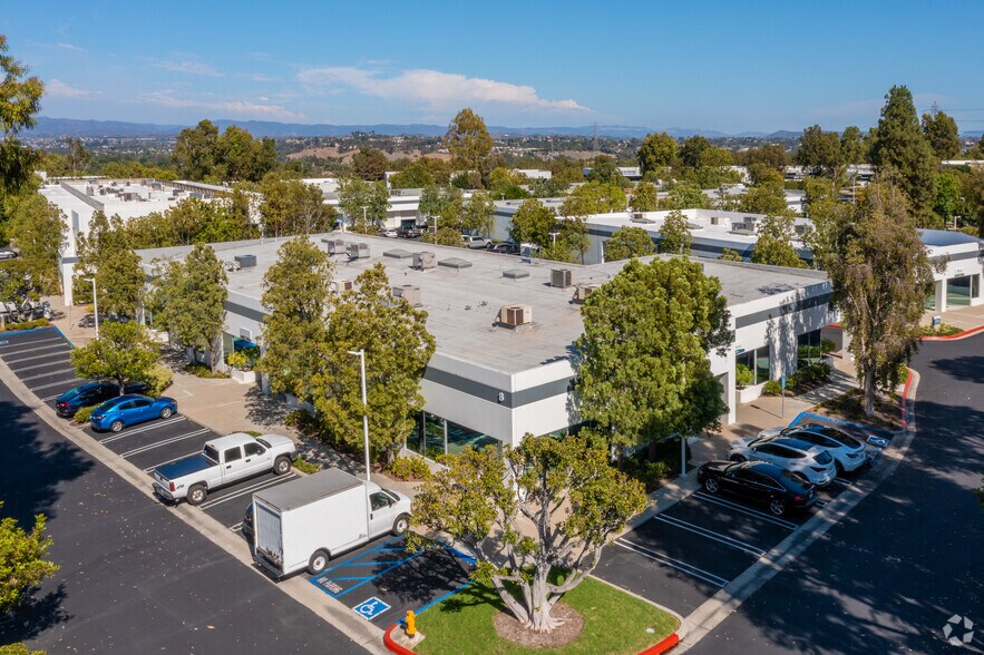 8 Argonaut, Aliso Viejo, CA à louer - Photo du bâtiment - Image 2 de 4