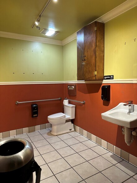 1025 C St, San Rafael, CA à louer - Photo du bâtiment - Image 2 de 4