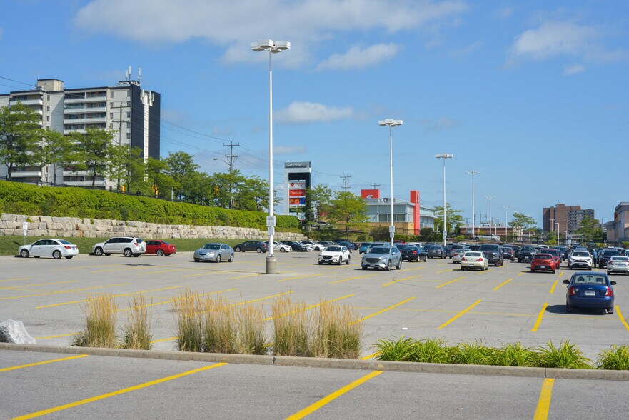 3441-3561 Lawrence Ave E, Toronto, ON à louer - Photo du bâtiment - Image 3 de 23