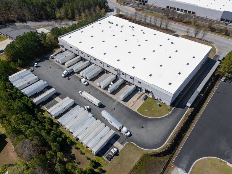 6725 Oakley Industrial Blvd, Union City, GA for lease - Building Photo - Image 2 of 10