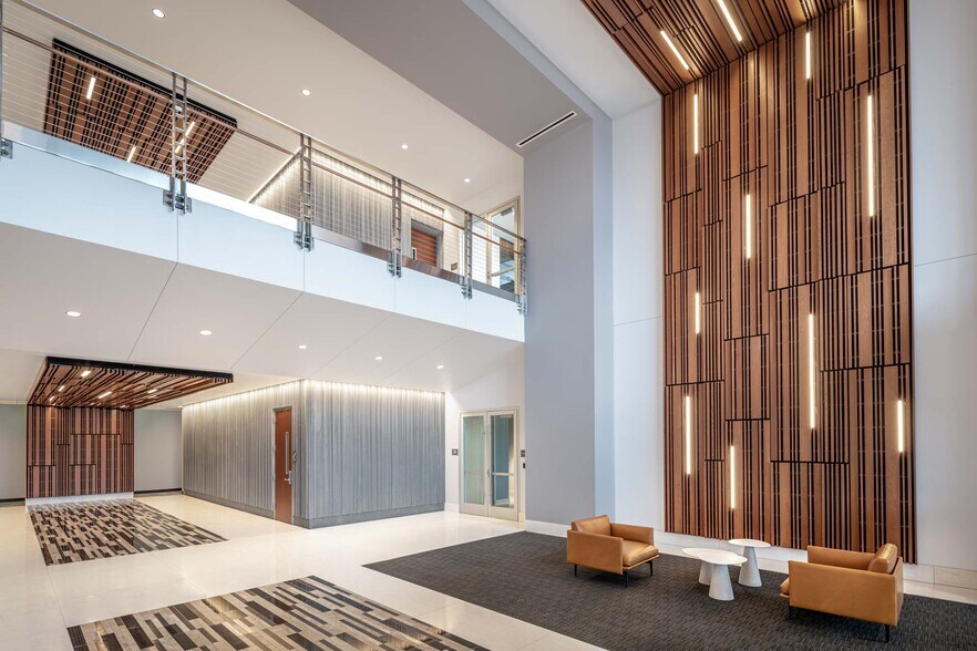 169 Inverness Dr W, Englewood, CO à louer - Photo intérieure - Image 3 de 10