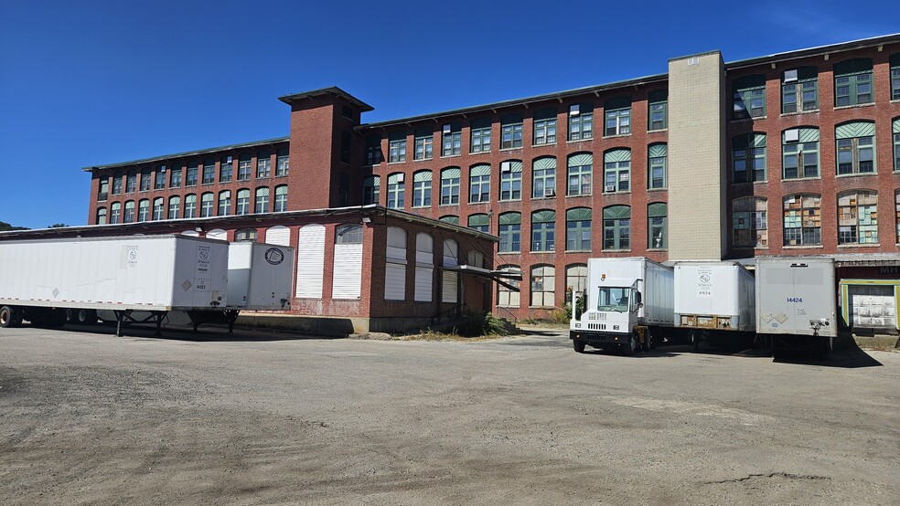 159 Singleton St, Woonsocket, RI for lease - Building Photo - Image 2 of 28