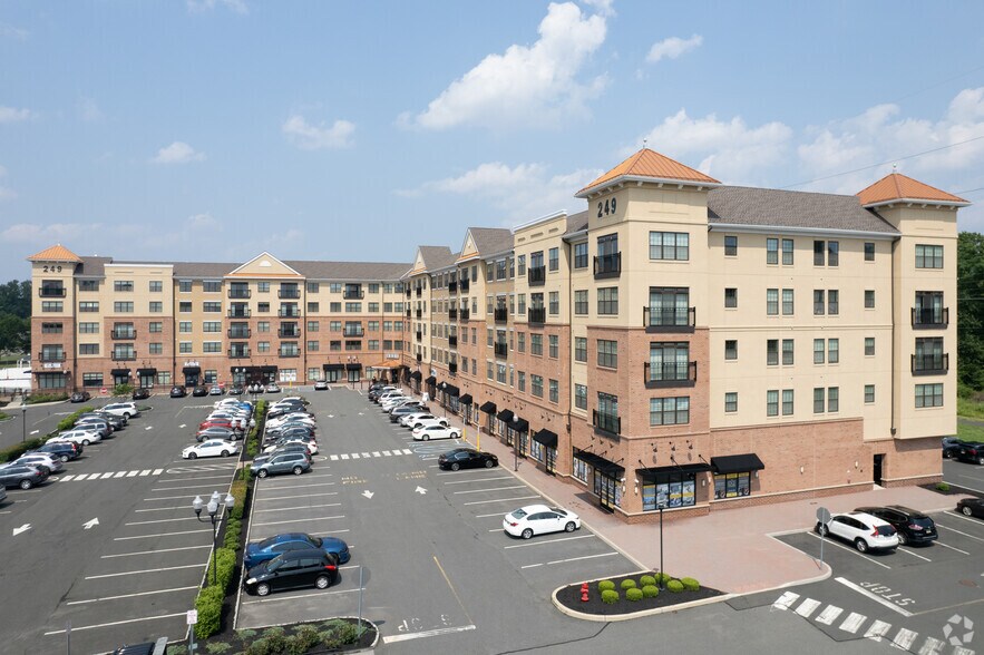 Route 34 & Broad St, Matawan, NJ à louer - Photo du bâtiment - Image 1 de 22