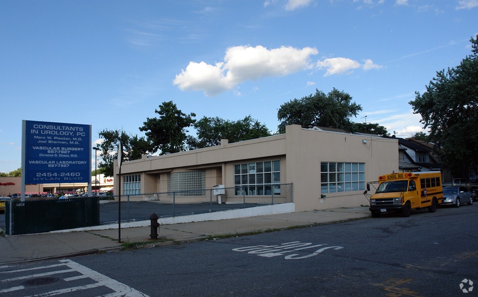 2454-2460 Hylan Blvd, Staten Island, NY à louer - Photo du bâtiment - Image 2 de 3