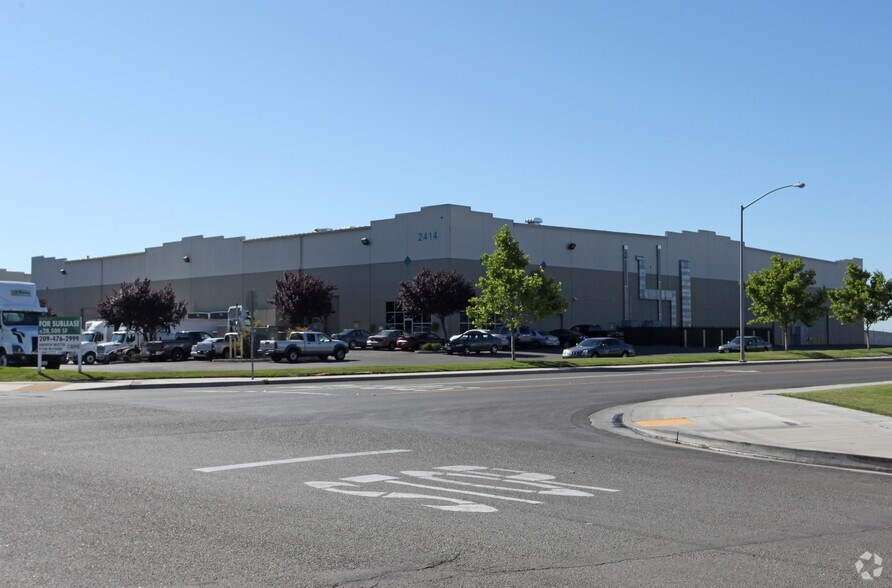 2414 Boeing Way, Stockton, CA à louer - Photo du bâtiment - Image 1 de 7