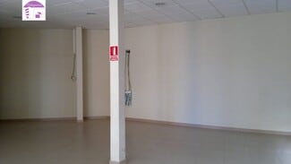 Plus de détails pour Multi-résidentiel à vendre