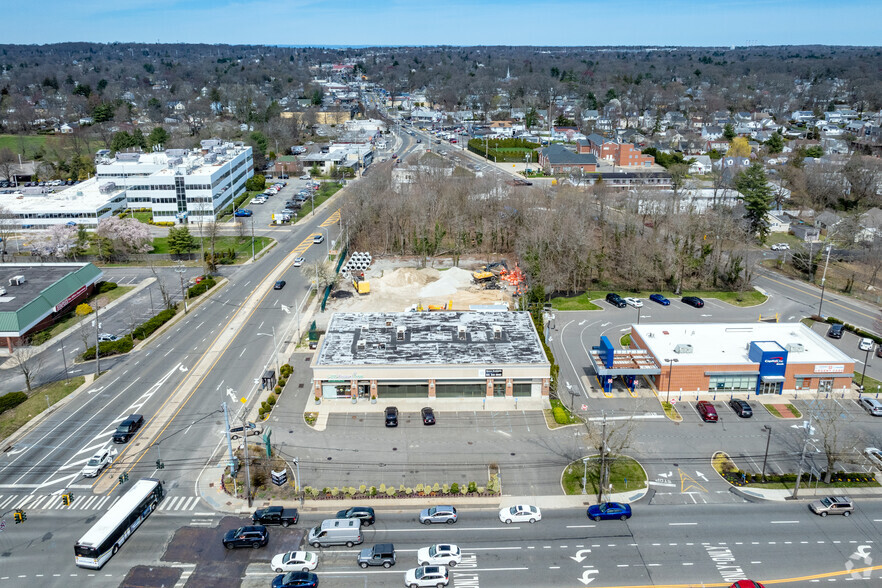 37 W Jericho Tpke, Huntington Station, NY for sale - Building Photo - Image 3 of 5