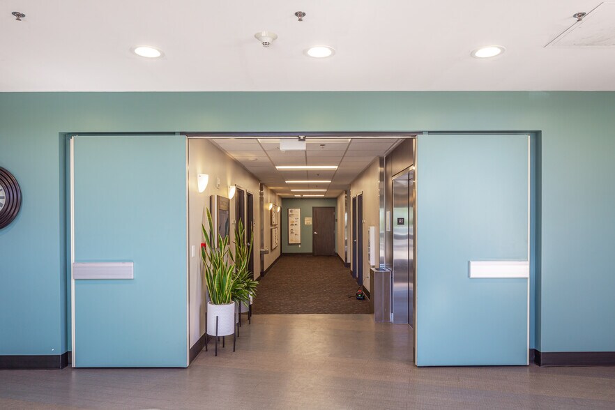 620 E Medical Dr, Bountiful, UT à louer - Photo intérieure - Image 3 de 7