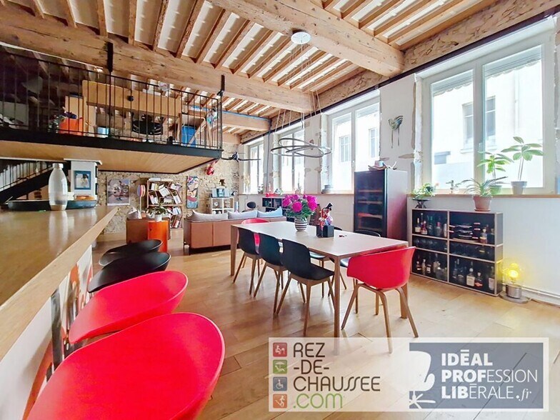 Office in Lyon for sale - Building Photo - Image 2 of 8