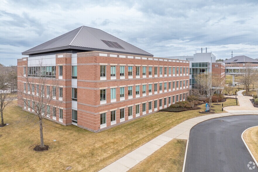 55 Blue Sky Dr, Burlington, MA for lease - Building Photo - Image 2 of 5
