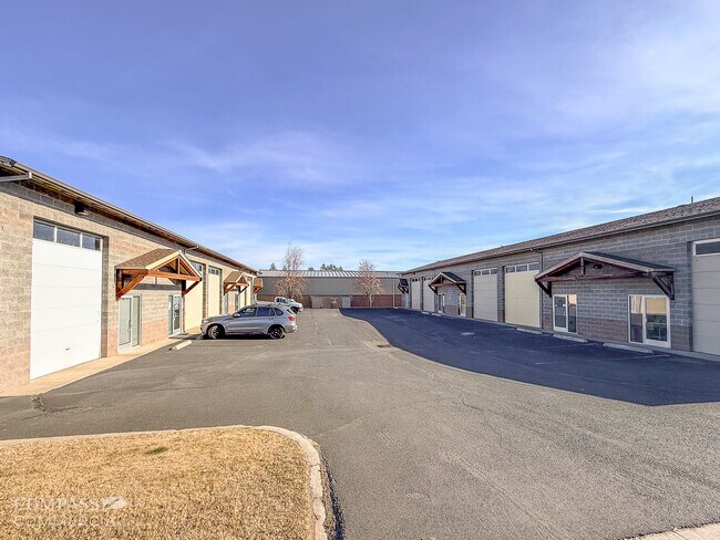 Plus de détails pour 61450 American Ln, Bend, OR - Industriel à louer