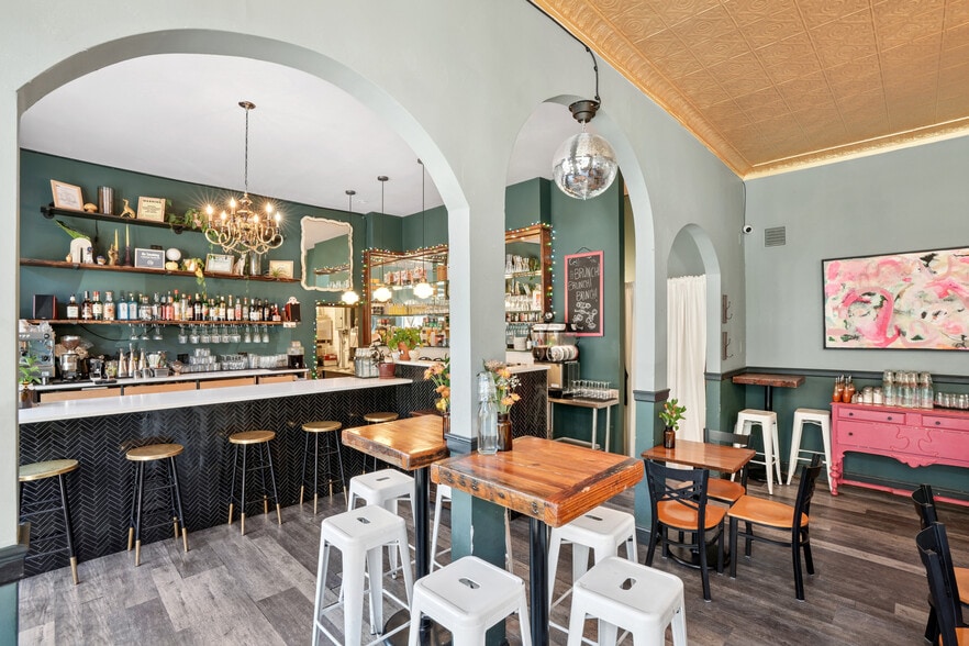 818 Woodward Ave, Ridgewood, NY for lease - Interior Photo - Image 2 of 2