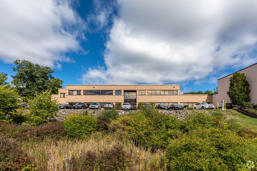 165-181 Cedar Hill St, Marlborough, MA for lease - Building Photo - Image 3 of 8