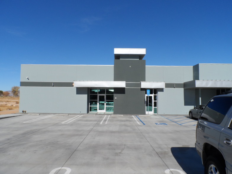 21031 Constitution Dr, California City, CA for lease - Building Photo - Image 1 of 10