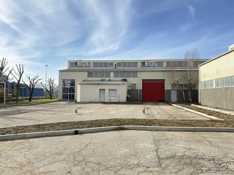 Industriel dans Mornant à vendre - Photo du bâtiment - Image 2 de 6