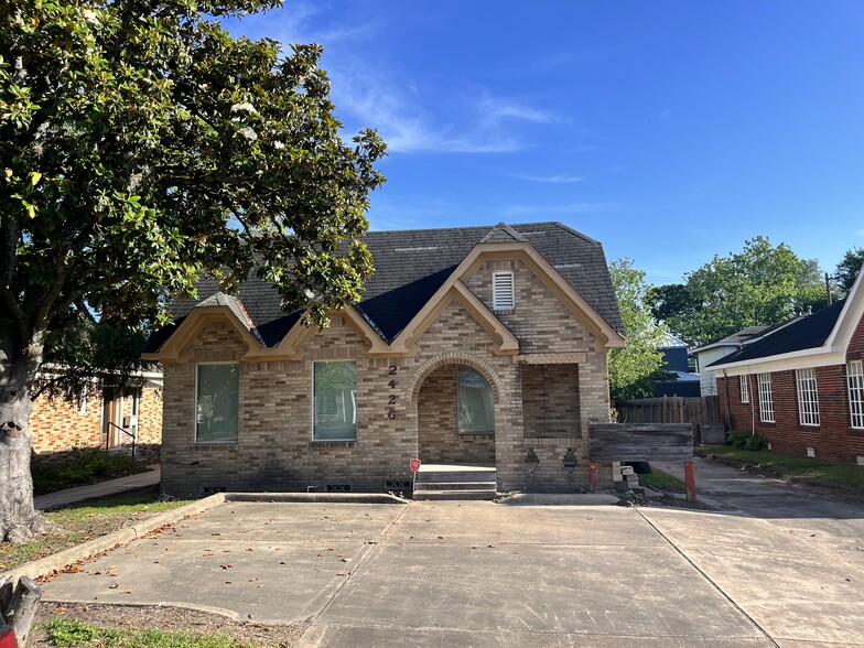 2426 Sunset Blvd, Houston, TX for sale - Building Photo - Image 1 of 1