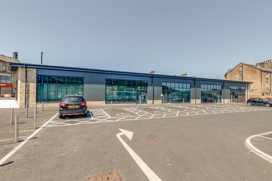 East Para, Keighley for lease - Building Photo - Image 2 of 6