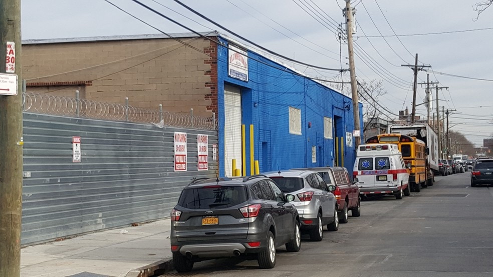 100-09 Glenwood Rd, Brooklyn, NY for lease - Building Photo - Image 2 of 5